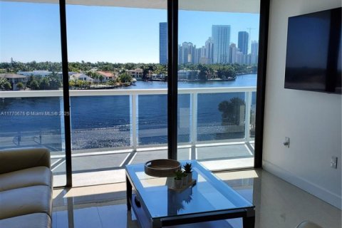 Appartement à louer à Aventura, Floride: 2 chambres, 92.16 m2 № 1867742 - photo 3
