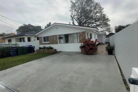 Villa ou maison à louer à Miami, Floride: 3 chambres, 144.93 m2 № 1846113 - photo 5