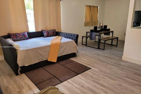 Villa ou maison à louer à Miami, Floride: 3 chambres, 144.93 m2 № 1846113 - photo 10