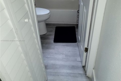 Villa ou maison à louer à Miami, Floride: 3 chambres, 144.93 m2 № 1846113 - photo 16