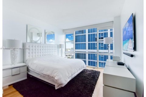 Condo in Miami Beach, Florida, 2 bedrooms  № 1951676 - photo 6