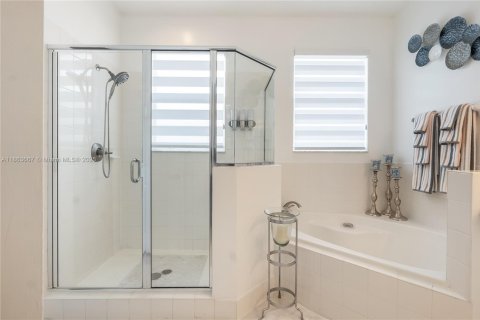Townhouse in Miami, Florida 3 bedrooms, 161 sq.m. № 1891701 - photo 19