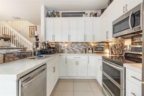 Townhouse in Miami, Florida 3 bedrooms, 161 sq.m. № 1891701 - photo 8