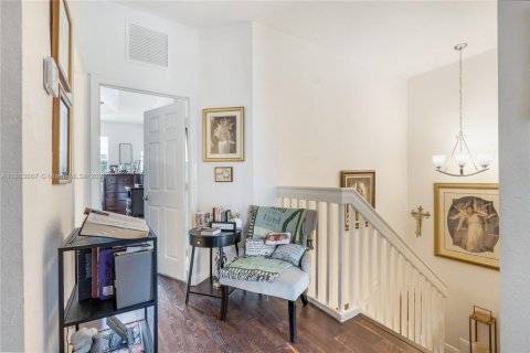 Townhouse in Miami, Florida 3 bedrooms, 161 sq.m. № 1891701 - photo 14