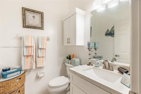 Townhouse in Miami, Florida 3 bedrooms, 161 sq.m. № 1891701 - photo 13