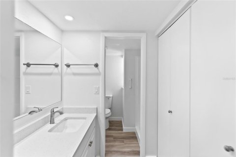 Condo in Englewood, Florida, 2 bedrooms  № 1313381 - photo 28