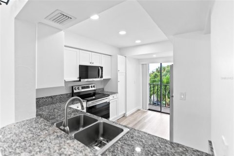 Condo in Englewood, Florida, 2 bedrooms  № 1313381 - photo 18