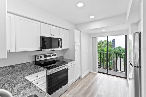 Condo in Englewood, Florida, 2 bedrooms  № 1313381 - photo 19
