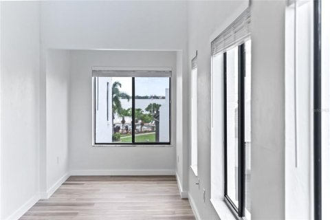 Condo in Englewood, Florida, 2 bedrooms  № 1313381 - photo 10