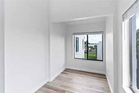 Condo in Englewood, Florida, 2 bedrooms  № 1313381 - photo 11