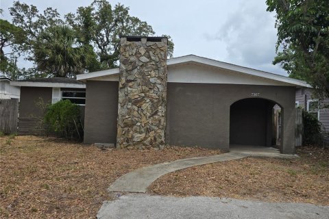 House in Saint Petersburg, Florida 4 bedrooms, 114.73 sq.m. № 1680013 - photo 18