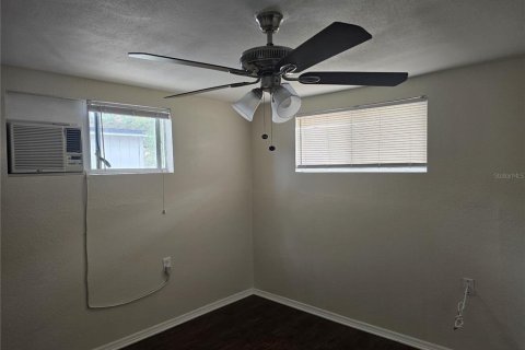 House in Saint Petersburg, Florida 4 bedrooms, 114.73 sq.m. № 1680013 - photo 14