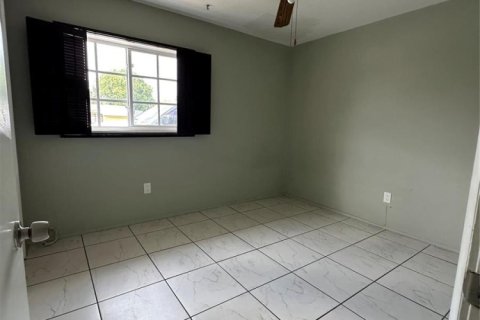 Villa ou maison à louer à Miami Gardens, Floride: 3 chambres, 170.29 m2 № 2423220 - photo 16