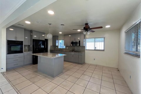 Villa ou maison à louer à Miami Gardens, Floride: 3 chambres, 170.29 m2 № 2423220 - photo 7