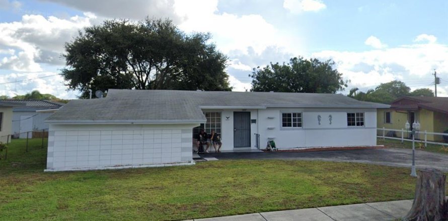 Villa ou maison à Miami Gardens, Floride 3 chambres, 170.29 m2 № 2423220