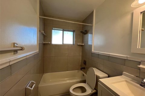 Villa ou maison à louer à Miami Gardens, Floride: 3 chambres, 170.29 m2 № 2423220 - photo 5