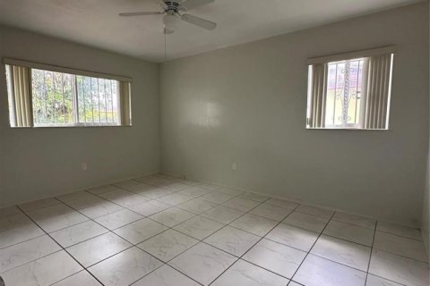 Villa ou maison à louer à Miami Gardens, Floride: 3 chambres, 170.29 m2 № 2423220 - photo 24