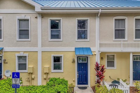Adosado en venta en Kissimmee, Florida, 3 dormitorios, 130.81 m2 № 1914315 - foto 1