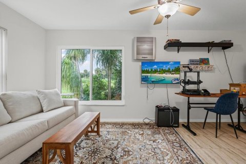 House in Sarasota, Florida 4 bedrooms, 219.25 sq.m. № 1904766 - photo 25