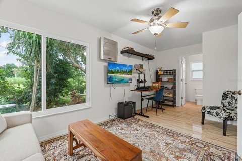 House in Sarasota, Florida 4 bedrooms, 219.25 sq.m. № 1904766 - photo 24