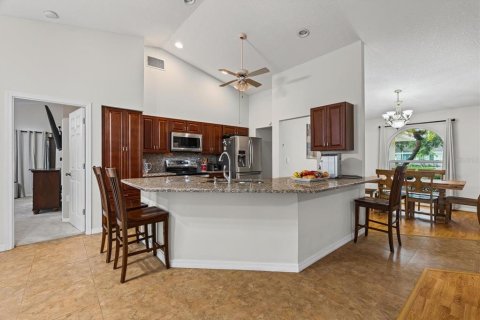 House in Sarasota, Florida 4 bedrooms, 219.25 sq.m. № 1904766 - photo 11