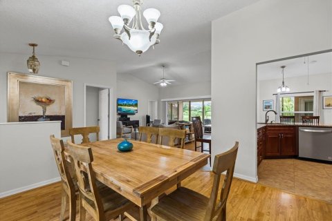 House in Sarasota, Florida 4 bedrooms, 219.25 sq.m. № 1904766 - photo 18
