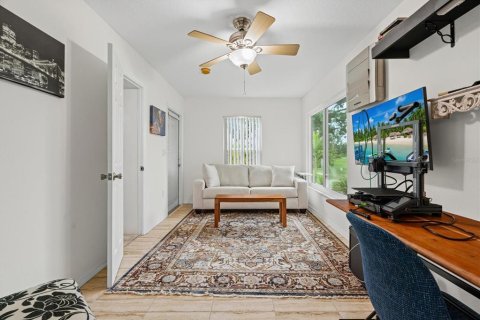 House in Sarasota, Florida 4 bedrooms, 219.25 sq.m. № 1904766 - photo 23