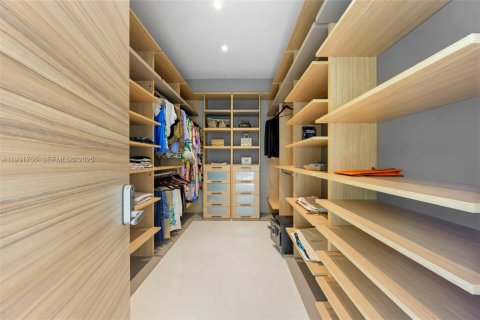 Casa en alquiler en North Miami Beach, Florida, 5 dormitorios, 510.22 m2 № 2076994 - foto 22