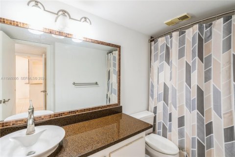 Condo in Aventura, Florida, 1 bedroom № 2026898 - photo 21