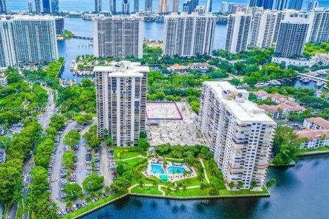 Condo in Aventura, Florida, 1 bedroom  № 2026898