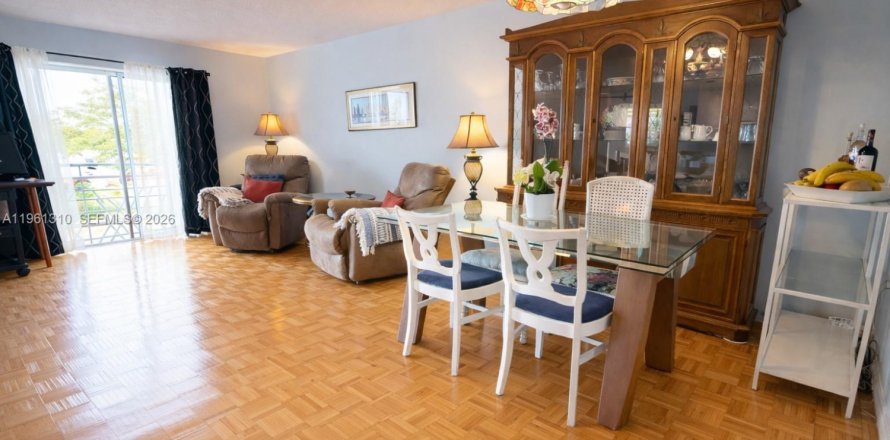 Кондоминиум с 1 спальней в Майами, Флорида № 2023365