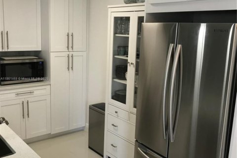 Condo in Delray Beach, Florida, 2 bedrooms  № 2059961 - photo 13