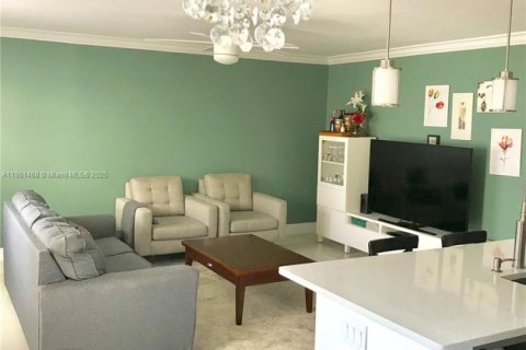 Condo in Delray Beach, Florida, 2 bedrooms  № 2059961 - photo 10