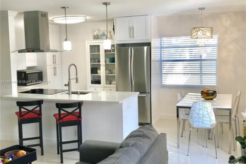 Condo in Delray Beach, Florida, 2 bedrooms  № 2059961 - photo 11