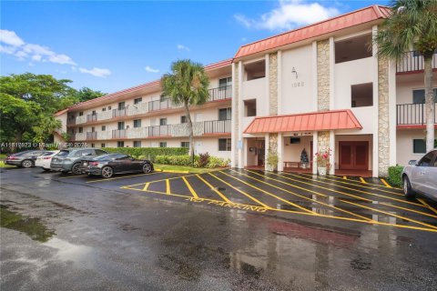 Condominio en venta en Sunrise, Florida, 2 dormitorios, 101.26 m2 № 1774476 - foto 3
