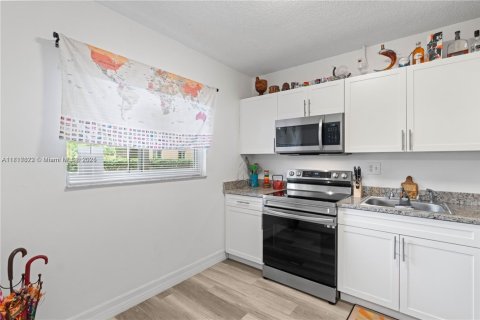 Condominio en venta en Sunrise, Florida, 2 dormitorios, 101.26 m2 № 1774476 - foto 13