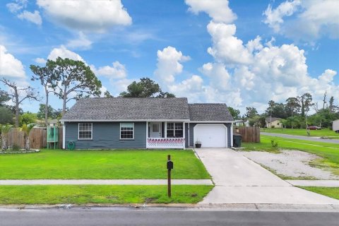 Casa en venta en North Port, Florida, 2 dormitorios, 119.01 m2 № 1821473 - foto 1