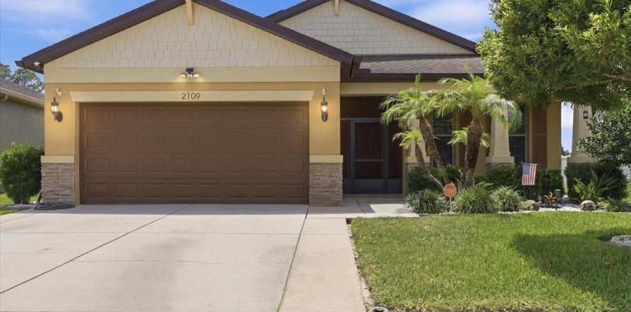 House in Brooksville, Florida 3 bedrooms, 183.76 sq.m. № 2203116
