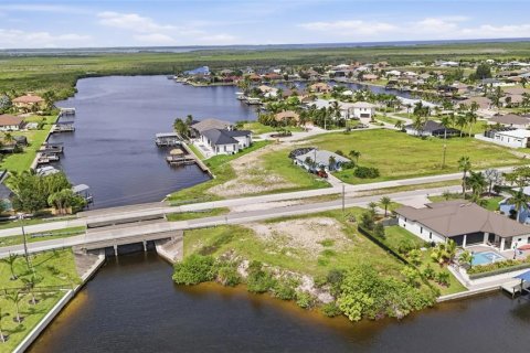 Terreno en venta en Cape Coral, Florida № 2377467 - foto 7