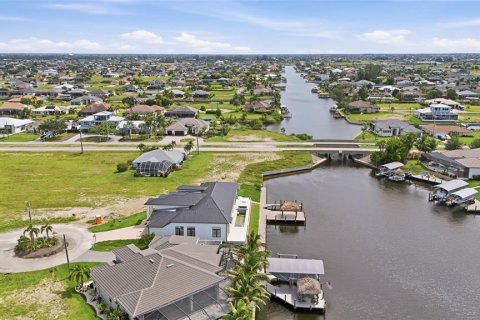 Terreno en venta en Cape Coral, Florida № 2377467 - foto 21