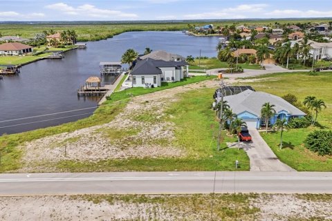 Terreno en venta en Cape Coral, Florida № 2377467 - foto 4