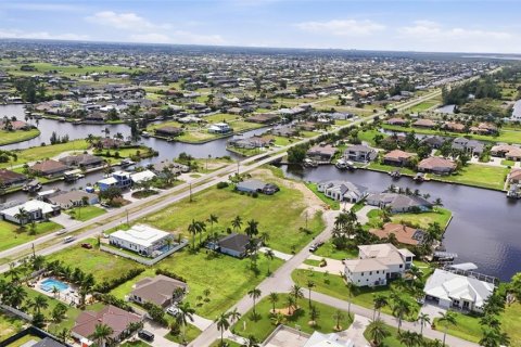 Terreno en venta en Cape Coral, Florida № 2377467 - foto 26