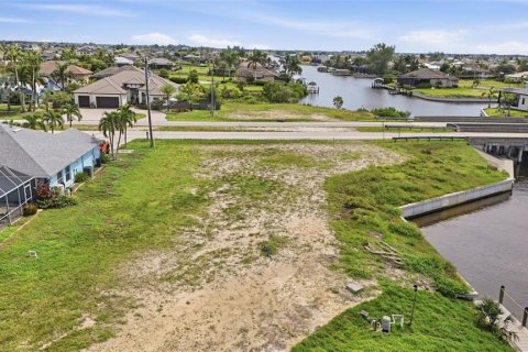 Terreno en venta en Cape Coral, Florida № 2377467 - foto 18