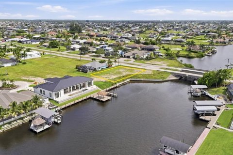 Terreno en venta en Cape Coral, Florida № 2377467 - foto 23
