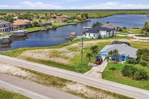 Terreno en venta en Cape Coral, Florida № 2377467 - foto 5