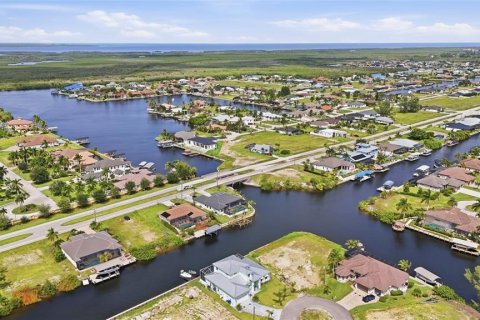 Terreno en venta en Cape Coral, Florida № 2377467 - foto 13