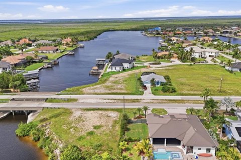 Terreno en venta en Cape Coral, Florida № 2377467 - foto 8