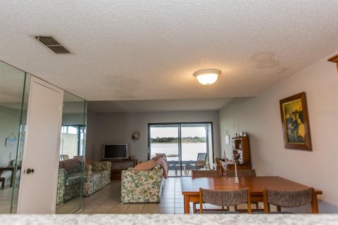 Touwnhouse à vendre à Seminole, Floride: 2 chambres, 94.3 m2 № 973841 - photo 11