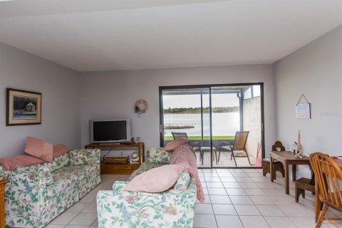 Touwnhouse à vendre à Seminole, Floride: 2 chambres, 94.3 m2 № 973841 - photo 10