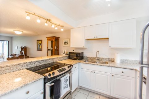 Touwnhouse à vendre à Seminole, Floride: 2 chambres, 94.3 m2 № 973841 - photo 13